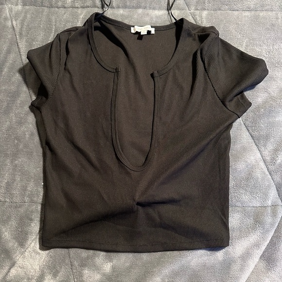 Black ribbed cropped front tie top - Picture 3 of 3